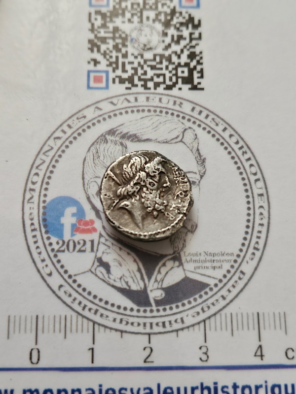 Denier TTB+ de Neria – Saturne & Aigle légionnaire – Guerre civile de César et Pompée (49 av. J.-C.) – Rare R8