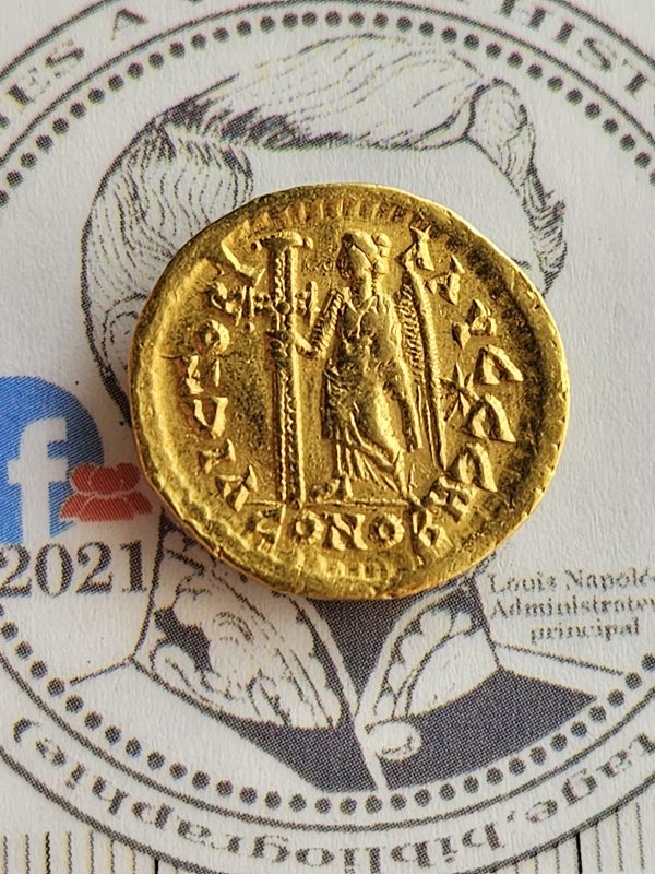 Solidus de Léon Ier (457-474) – Constantinople – Victoire à la croix – Or pur 4,38 g