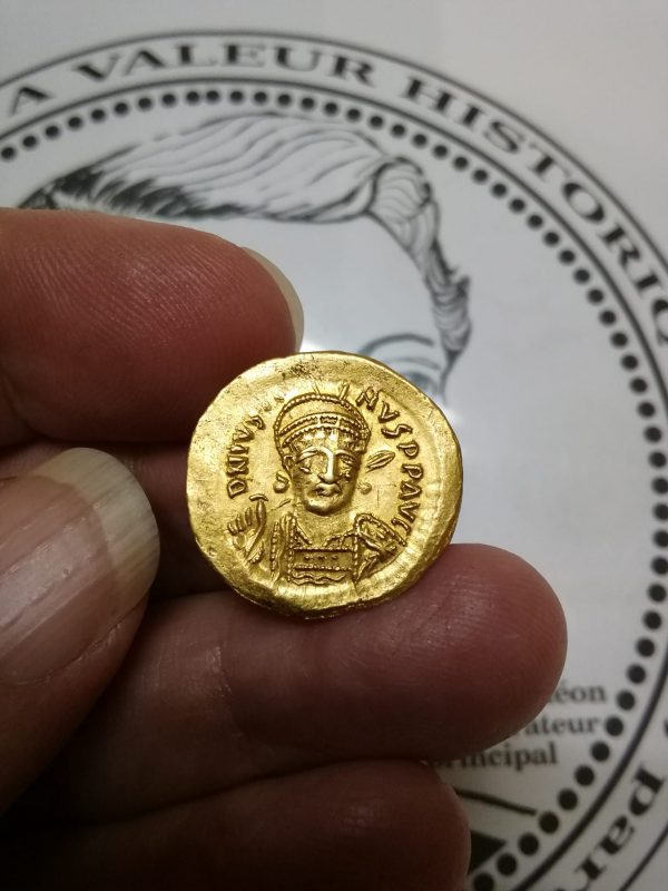 Pièce de monnaie en or romaine solidus Justin Ier – Image 2