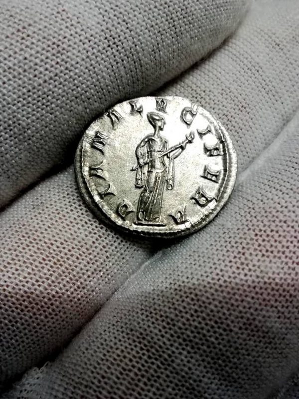 Monnaie romaine authentique GORDIEN III Denier revers "Diana Lucifera" – Image 2