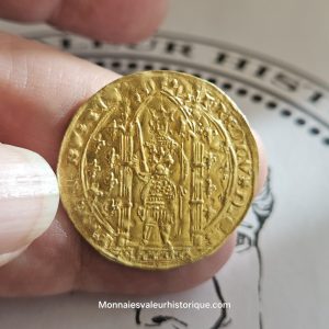 Franc à pied en or – Charles V – Flan large – Superbe présentation