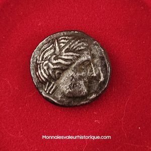 IMITATION EMPORITAINE dite du "Trésor de Bridiers" Drachme à la victoire, imitation d’Emporia